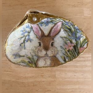 Decoupage bunny shell